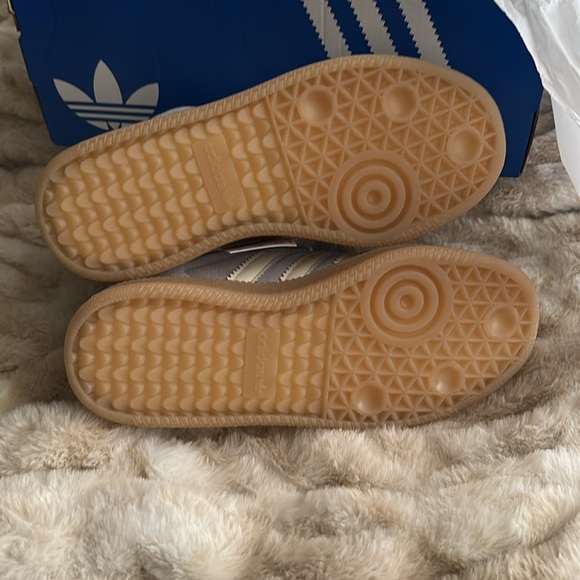 adidas Samba in Gray and Cream Women’s 7.5 - Picture 2 of 5